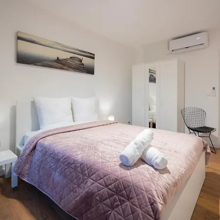 Апартаменты Petit Chateau 2l